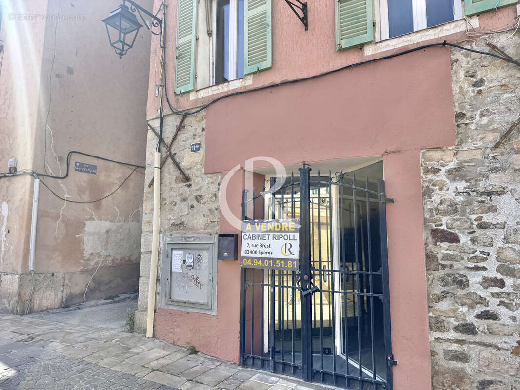 Commerce à HYERES