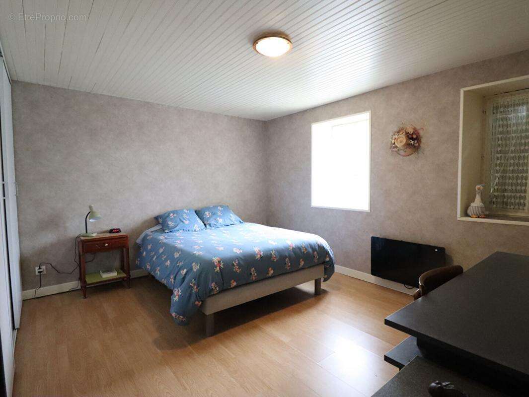 Maison à SERMENTIZON