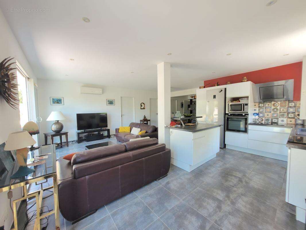 Maison 147 m² à Ensues-La-Redonne  - photo 6