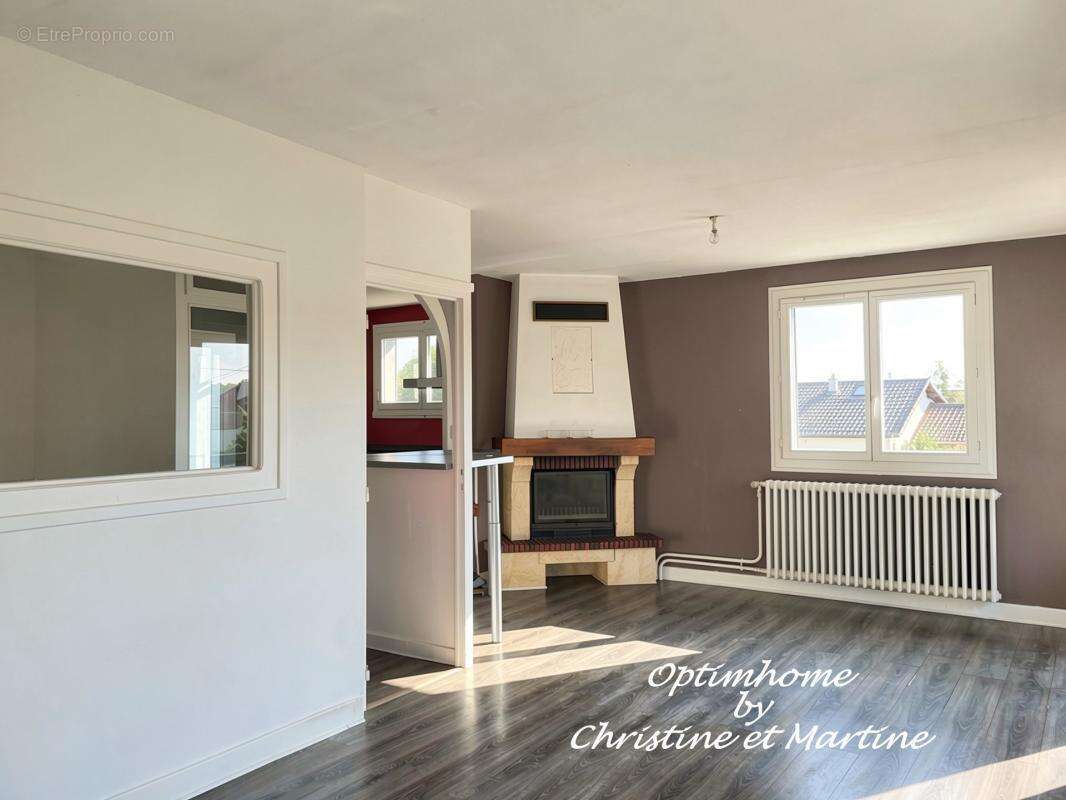 Maison à rénover à Blanzat – 3 chambres, garage, pièces annexes et terrain de 477 m² - photo 7