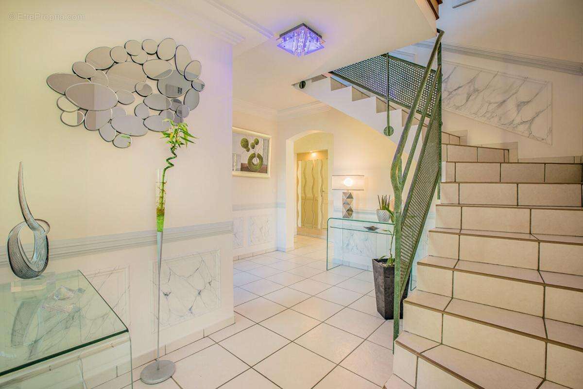 Lieux uniques ® x propriétés privées ® propose très belle maison d'architecte de 240 m² terrain 4.447 m² - photo 17