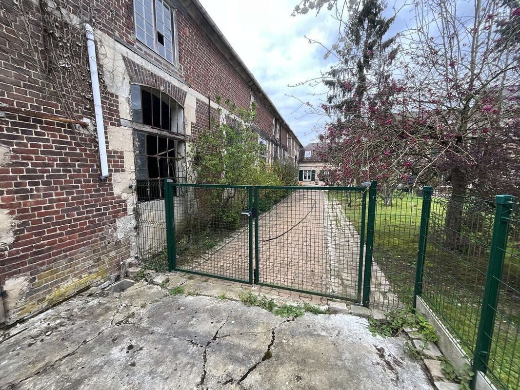 Ensemble de 9 lots sur un terrain de 2 709 m² 6 - Appartement à EPINEUSE