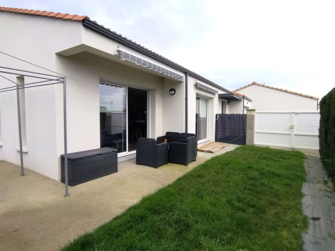 Maison à SAINTE-FLORENCE