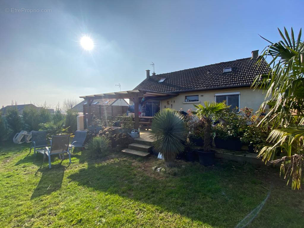 Maison à NEUILLY-SAINT-FRONT