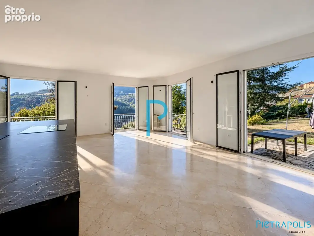 Maison 7 pièces 185 m² à vendre à Tarare (69170) - photo 6