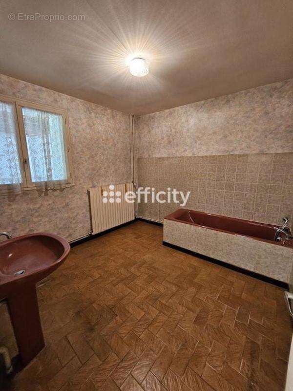 Maison à SAUZE-VAUSSAIS