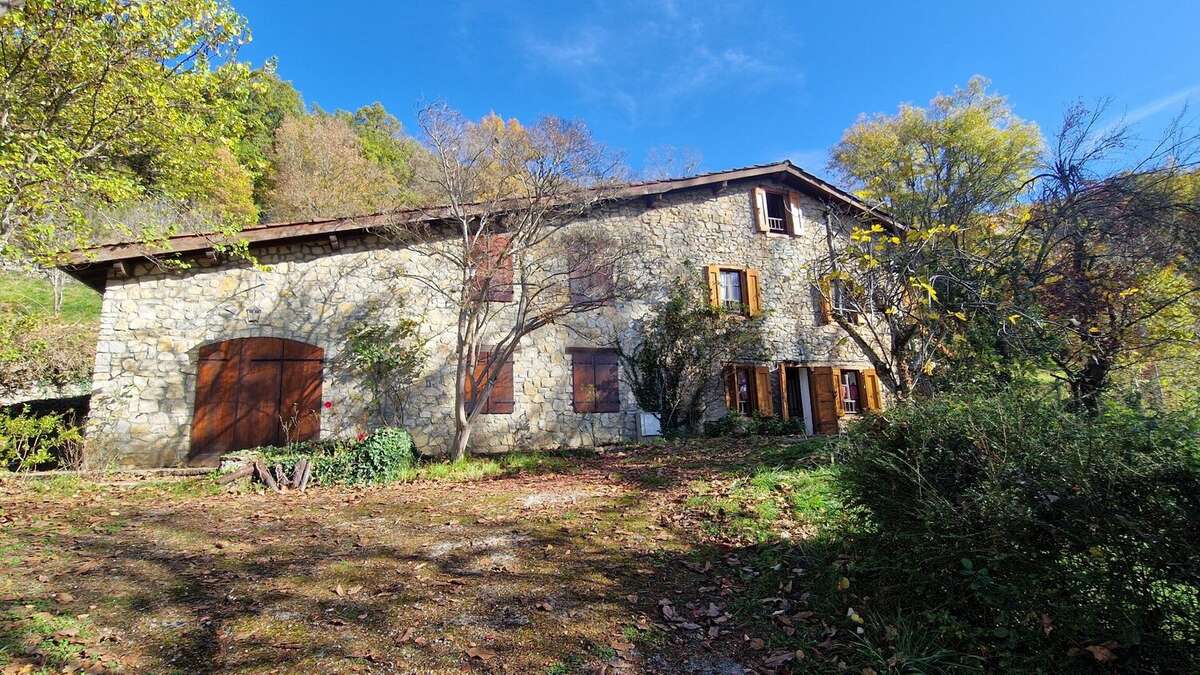 Maison de caractère au calme avec 2,7ha de terrain - photo 5