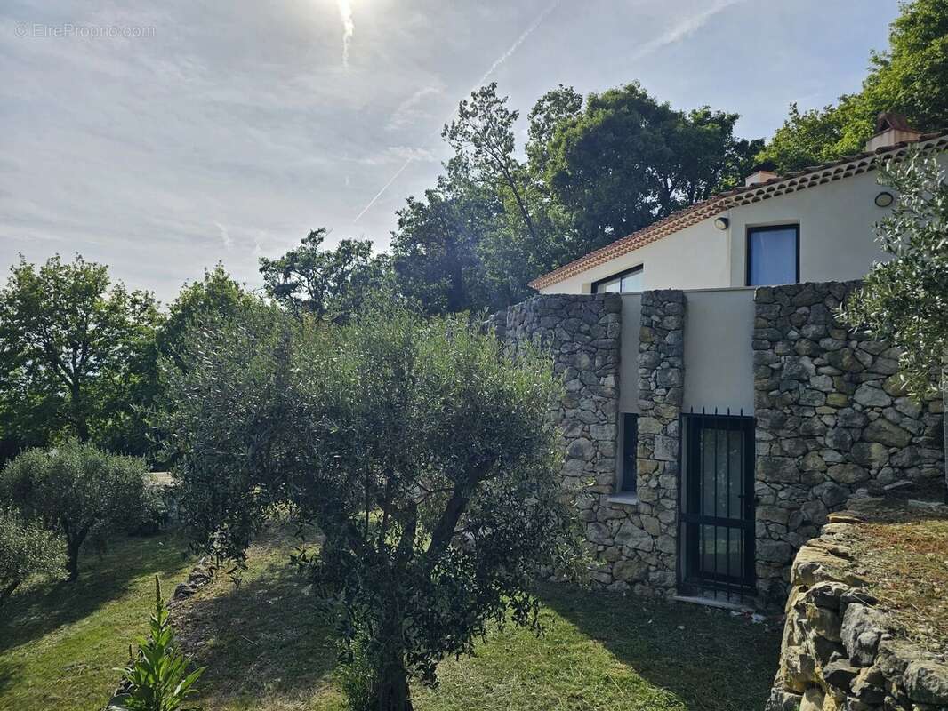 Maison à SAINT-VALLIER-DE-THIEY