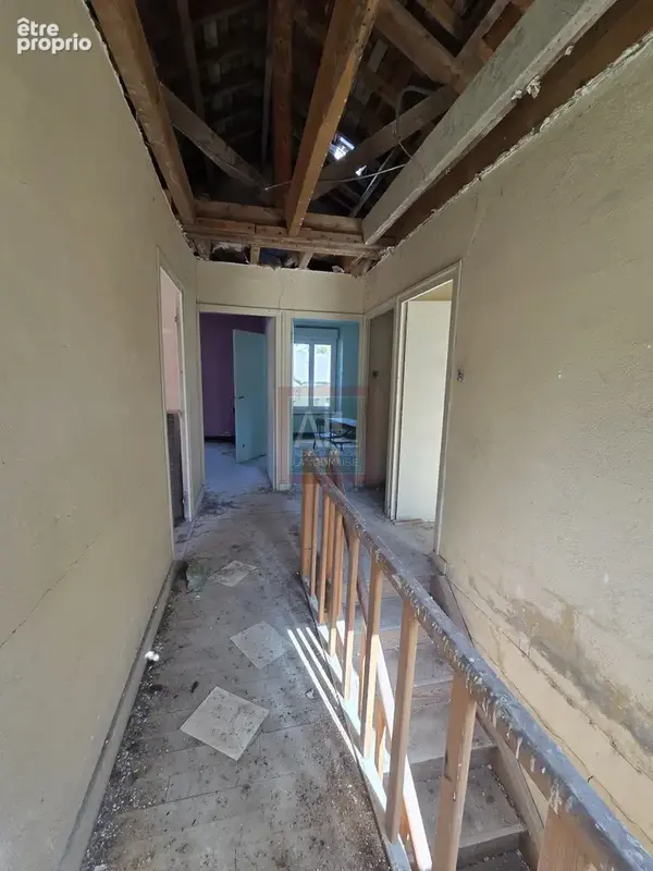 Ancienne école avec terrain - photo 10