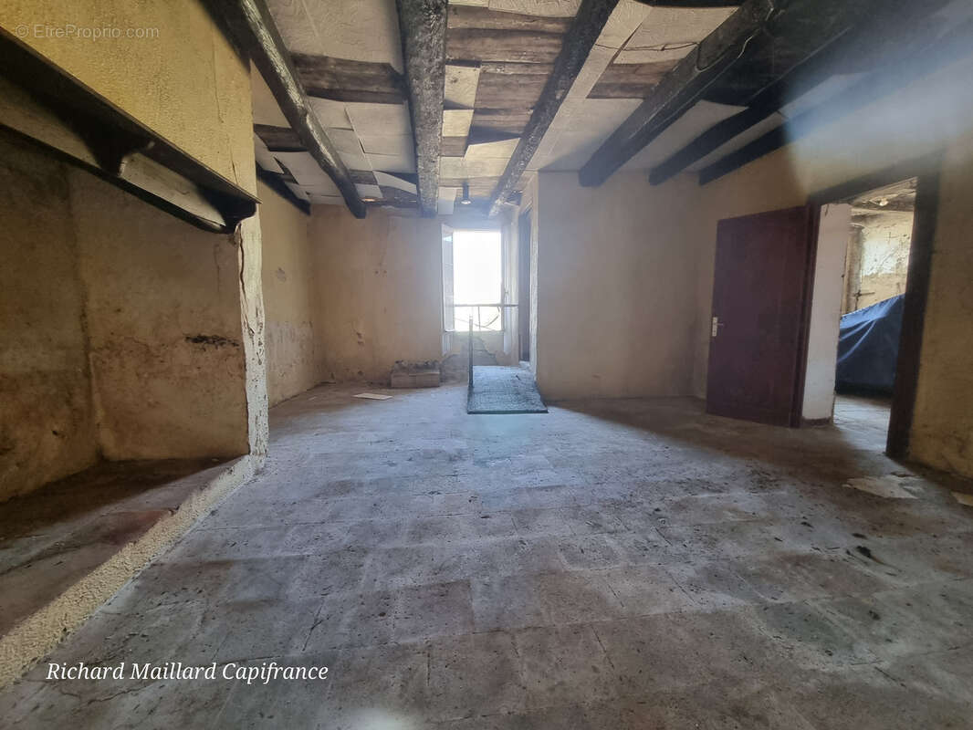 Maison ancienne à rénover + terrain constructible 809 m² — Bressols - photo 8