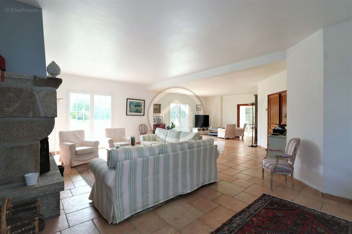 Maison à LANDUNVEZ
