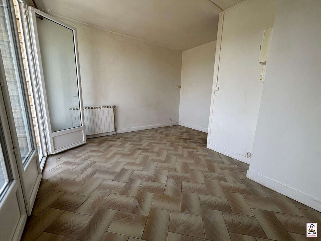 Appartement 26 m² à Clermont  - photo 4