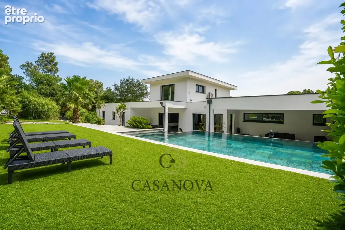 Villa contemporaine de 280 m² sur 1,3 hectare - photo 2