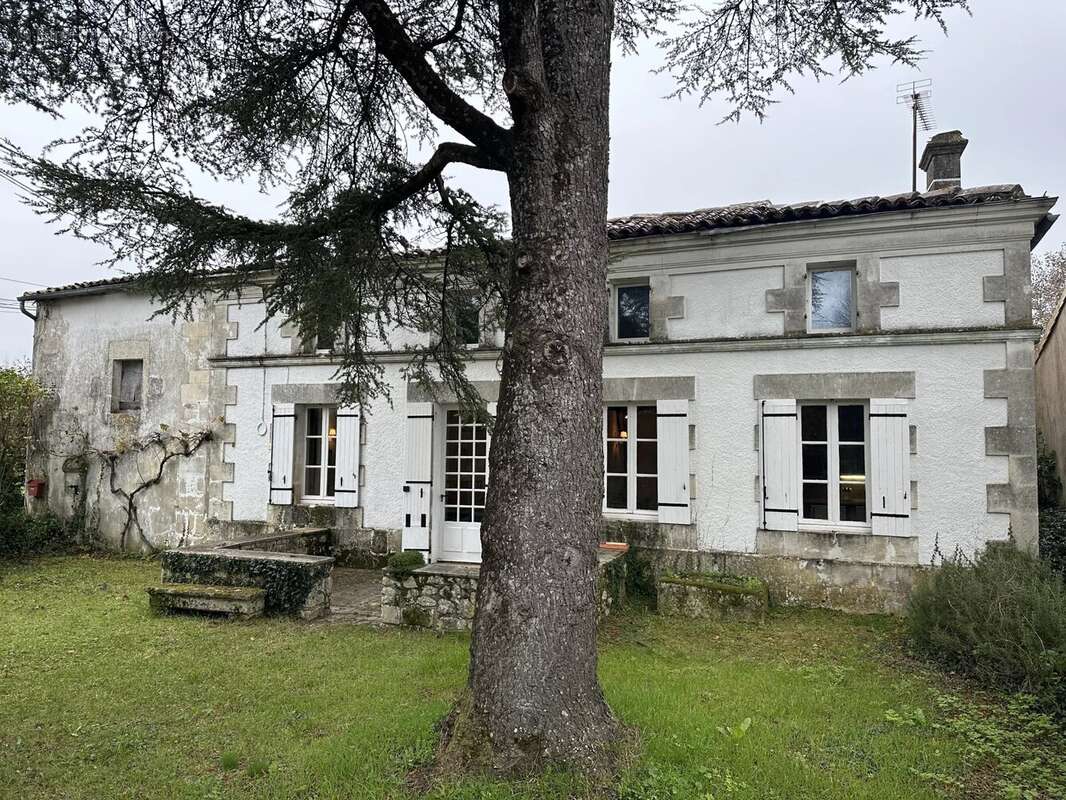 Maison à JONZAC