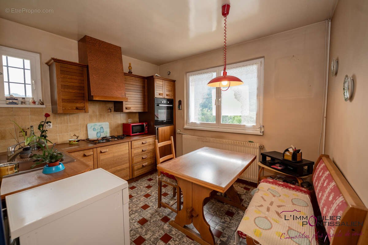 Jougne maison grand terrain proche douane - photo 4