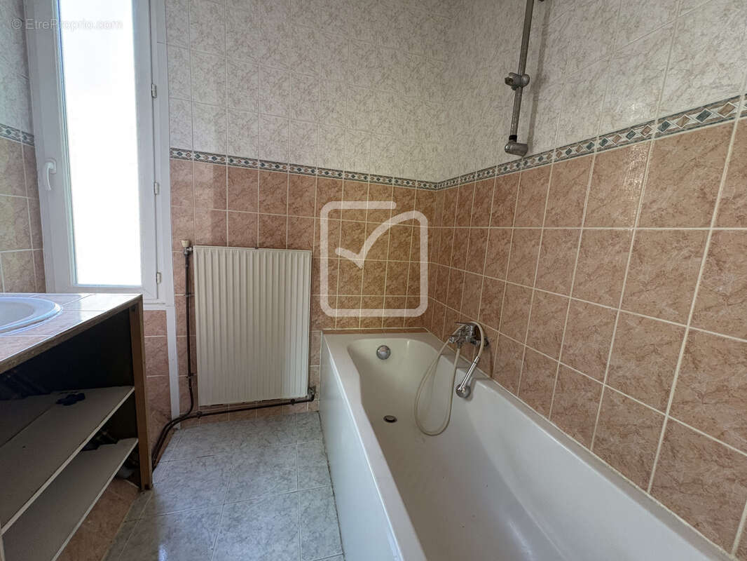 Maison à TERRASSON-LAVILLEDIEU