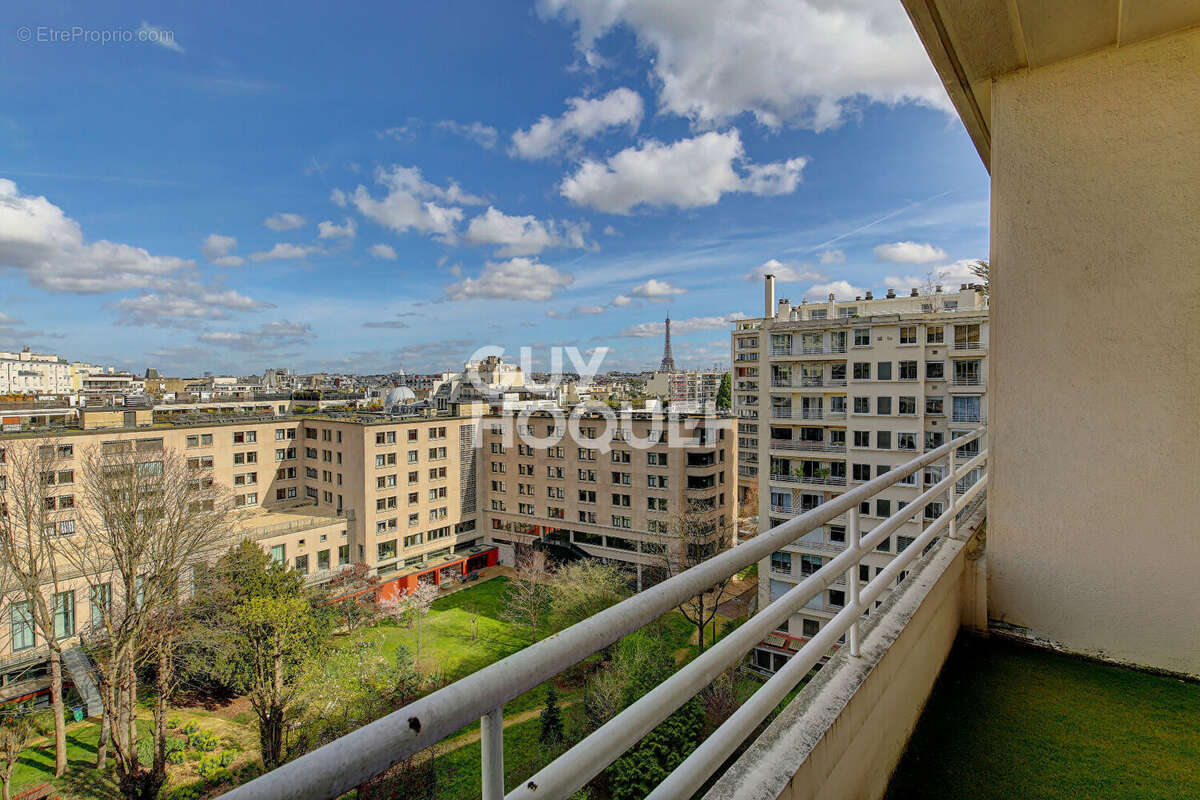 Appartement à PARIS-16E