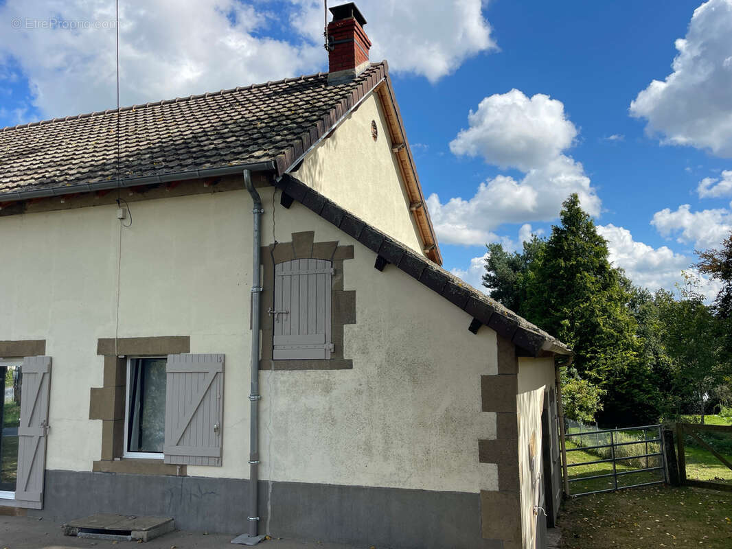Maison à SAINT-MARCEL-EN-MARCILLAT