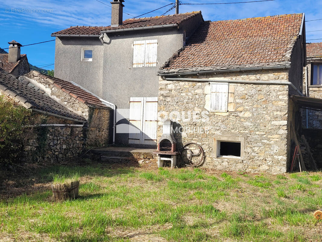 Maison à SAINT-ETIENNE-D'ALBAGNAN
