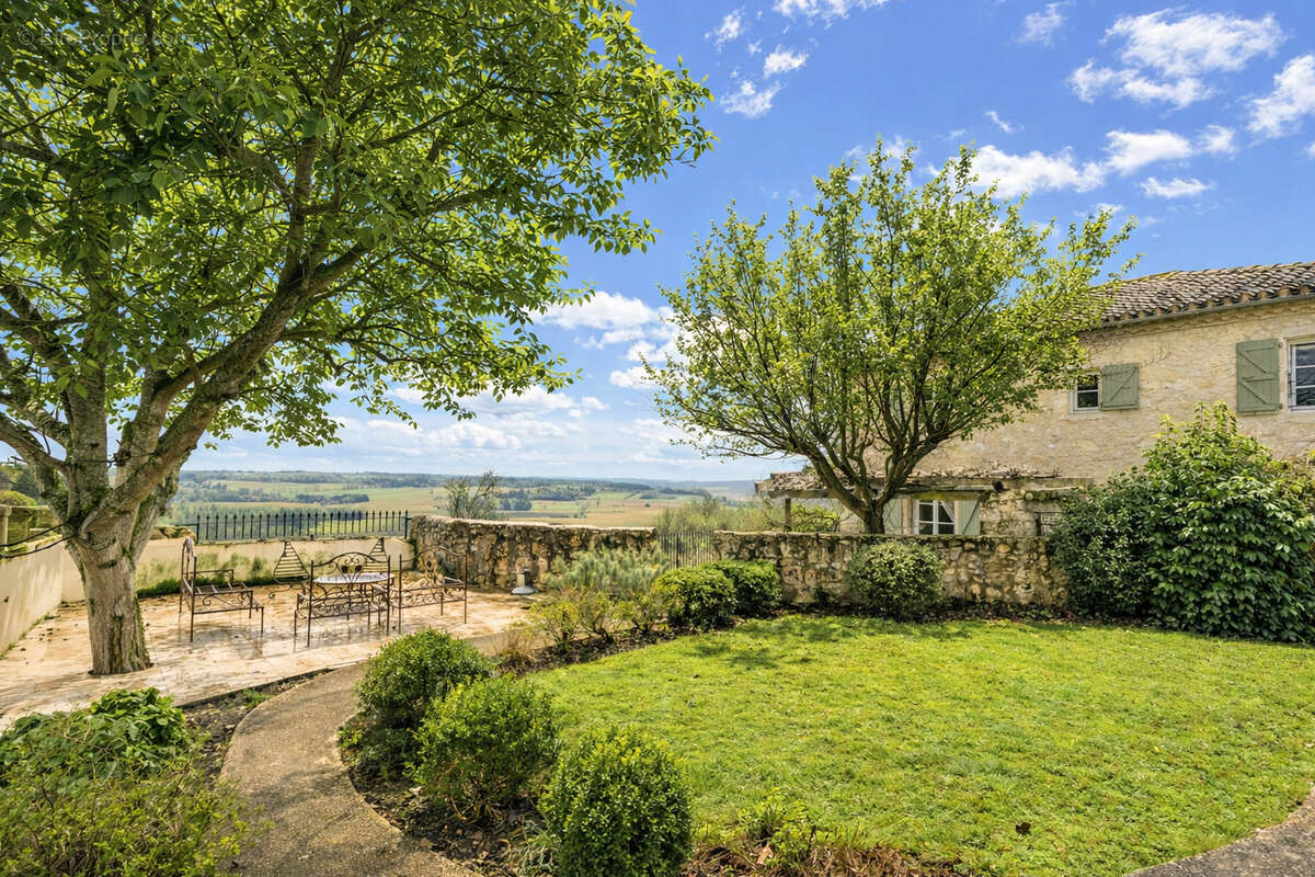 Maison de village avec annexe - photo 2