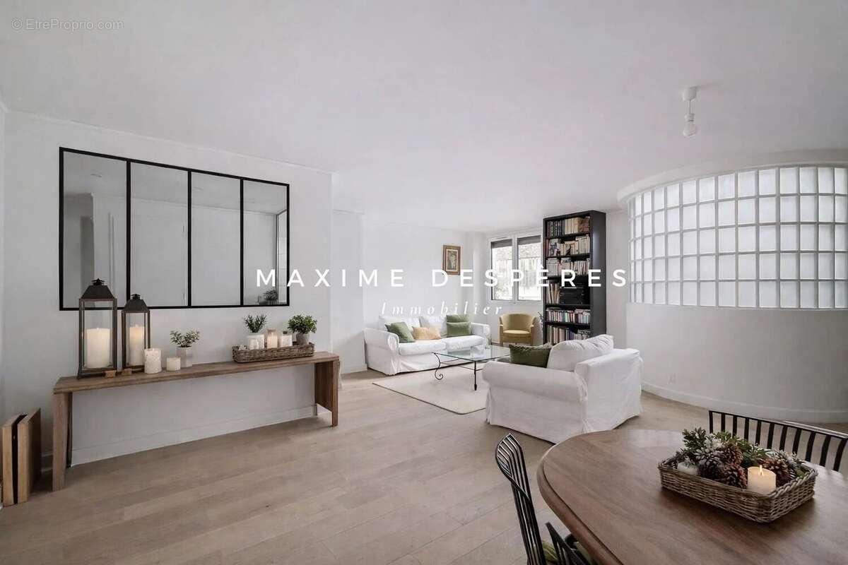 Appartement à NEUILLY-SUR-SEINE