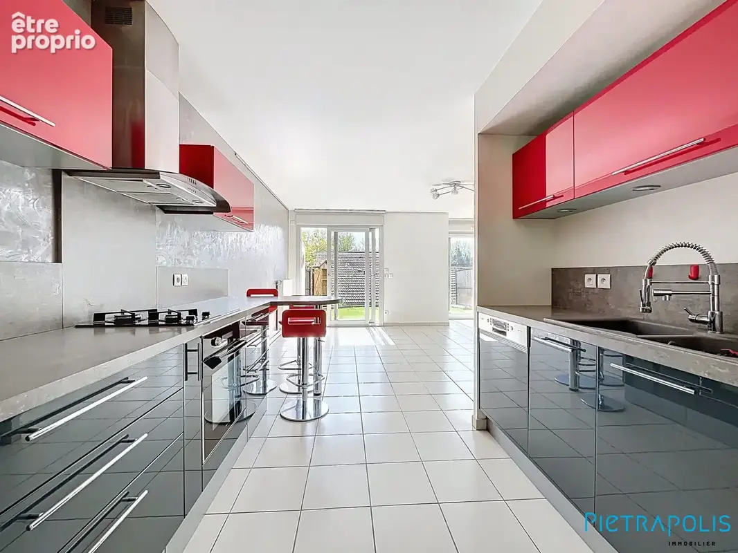 Maison 4 pièces 87 m² à vendre à Cessy (01170) - photo 7