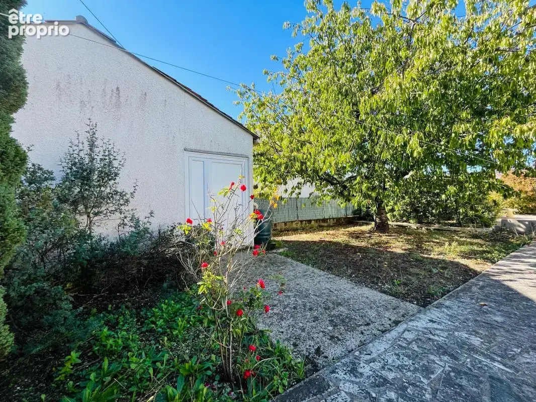 LA ROCHELLE – Terrain à bâtir d'environ 180 M² A 8 min du Vieux Port - photo 2