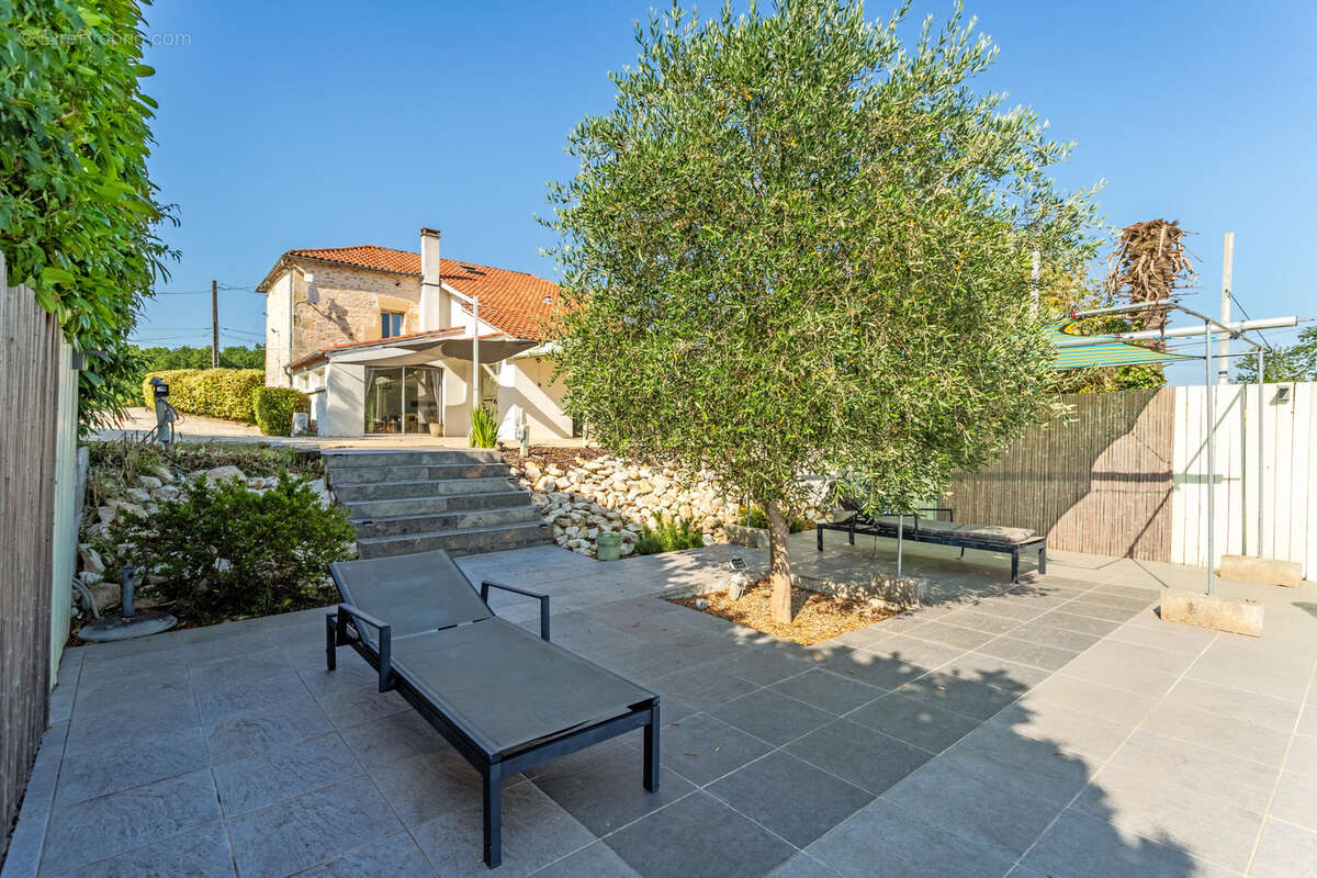 Country property with pool - photo 38