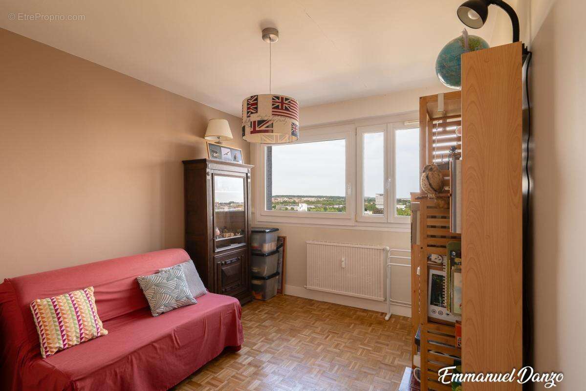 Nancy – Appartement traversant 110 m² – 3 chambres – Dernier étage avec ascenseur - photo 13