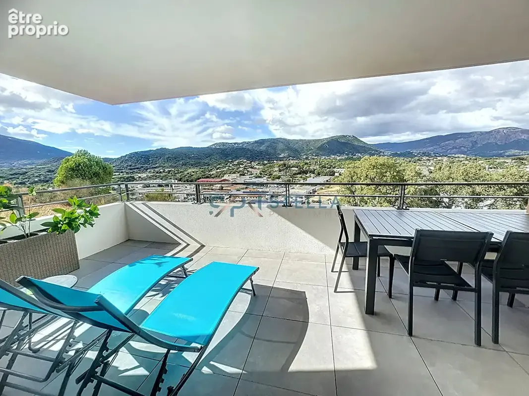 Grand T2 ultra récent avec garage et vue dégagée ! - photo 5