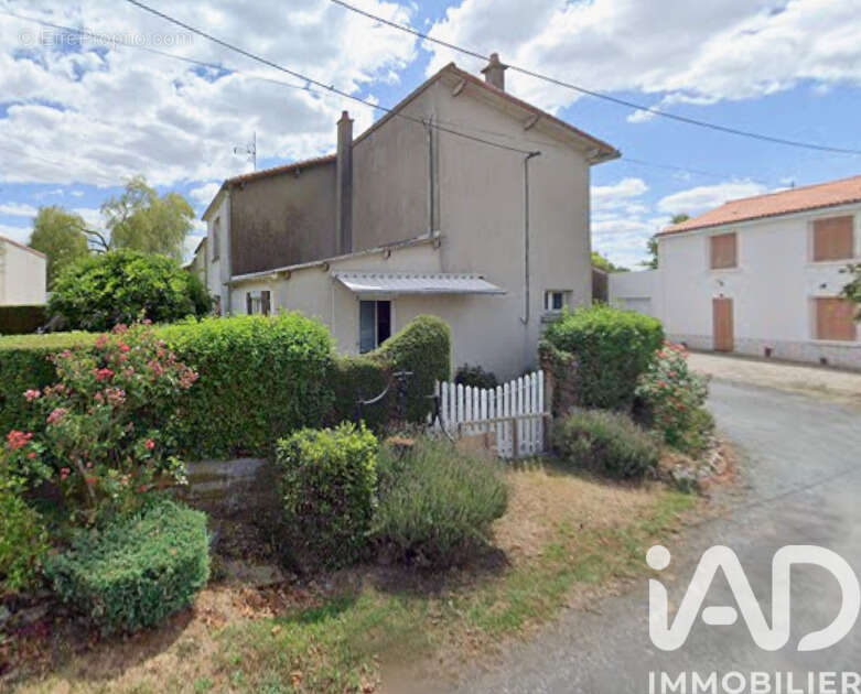 Photo 2 - Maison à LES BROUZILS