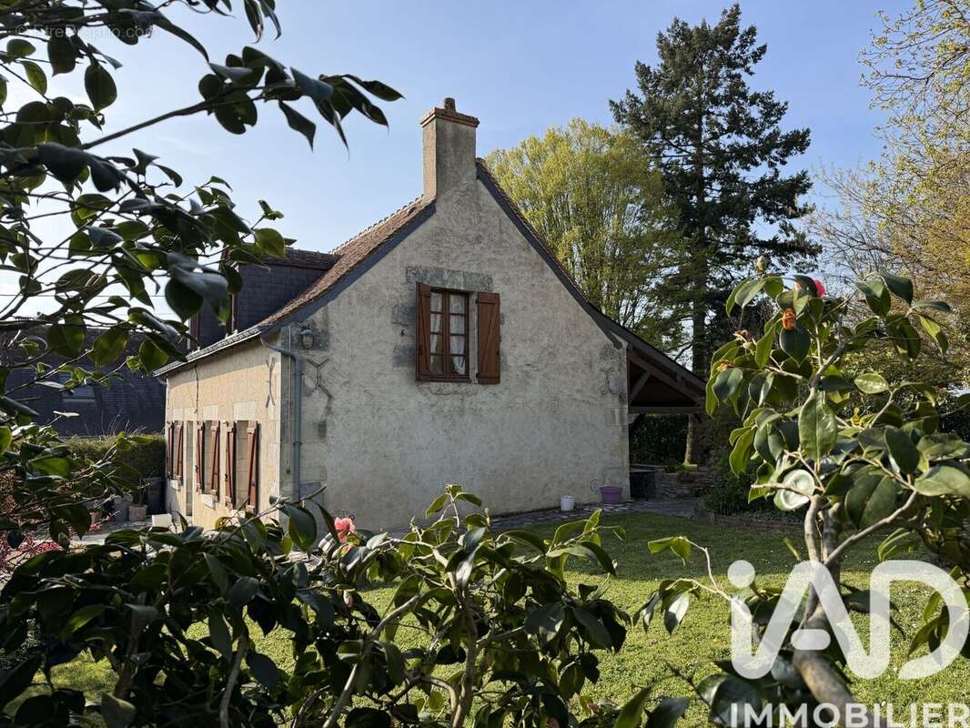 Maison 110 m² à Beaumont-La-Ronce  - photo 5