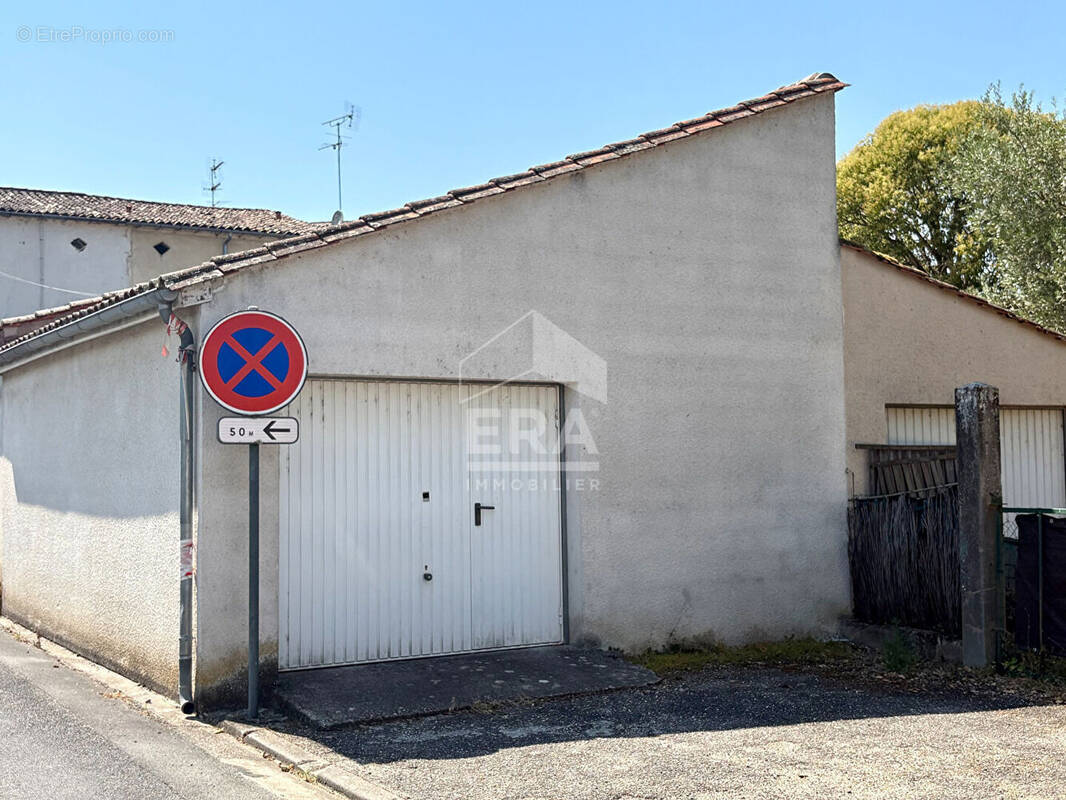 Parking à SAINTE-FOY-LA-GRANDE