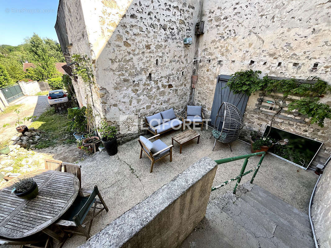 Maison à OINVILLE-SUR-MONTCIENT