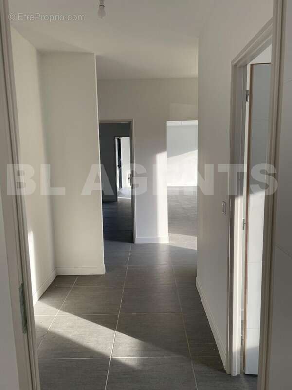 20250221_155005226_iOS - Maison à CHALETTE-SUR-LOING