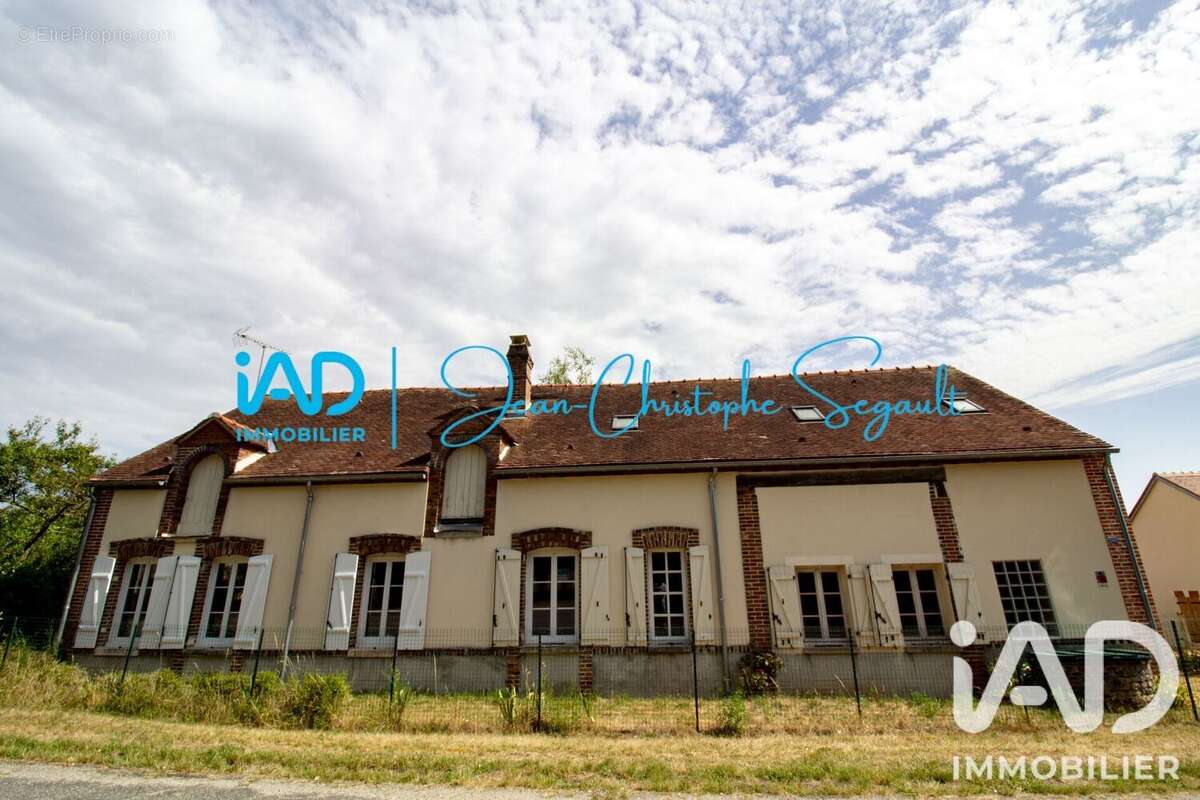 Maison 216 m² à La Chapelle-Saint-Sepulcre  - photo 7