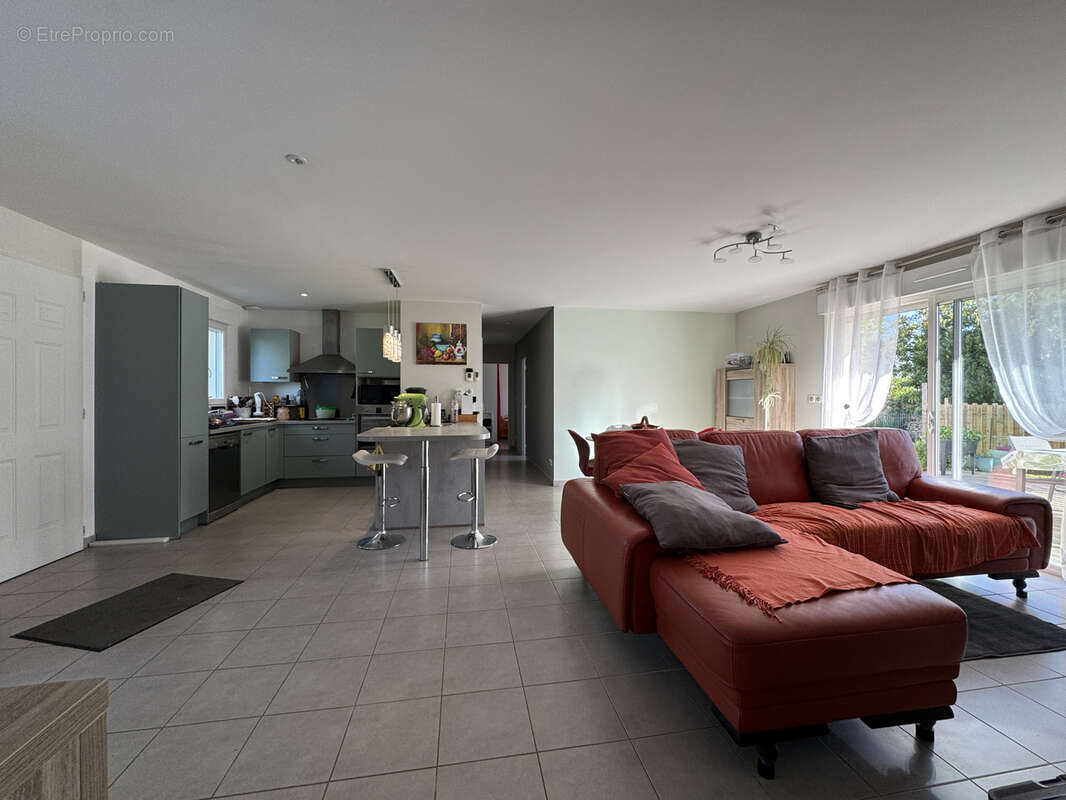 Maison à BAIGNES-SAINTE-RADEGONDE