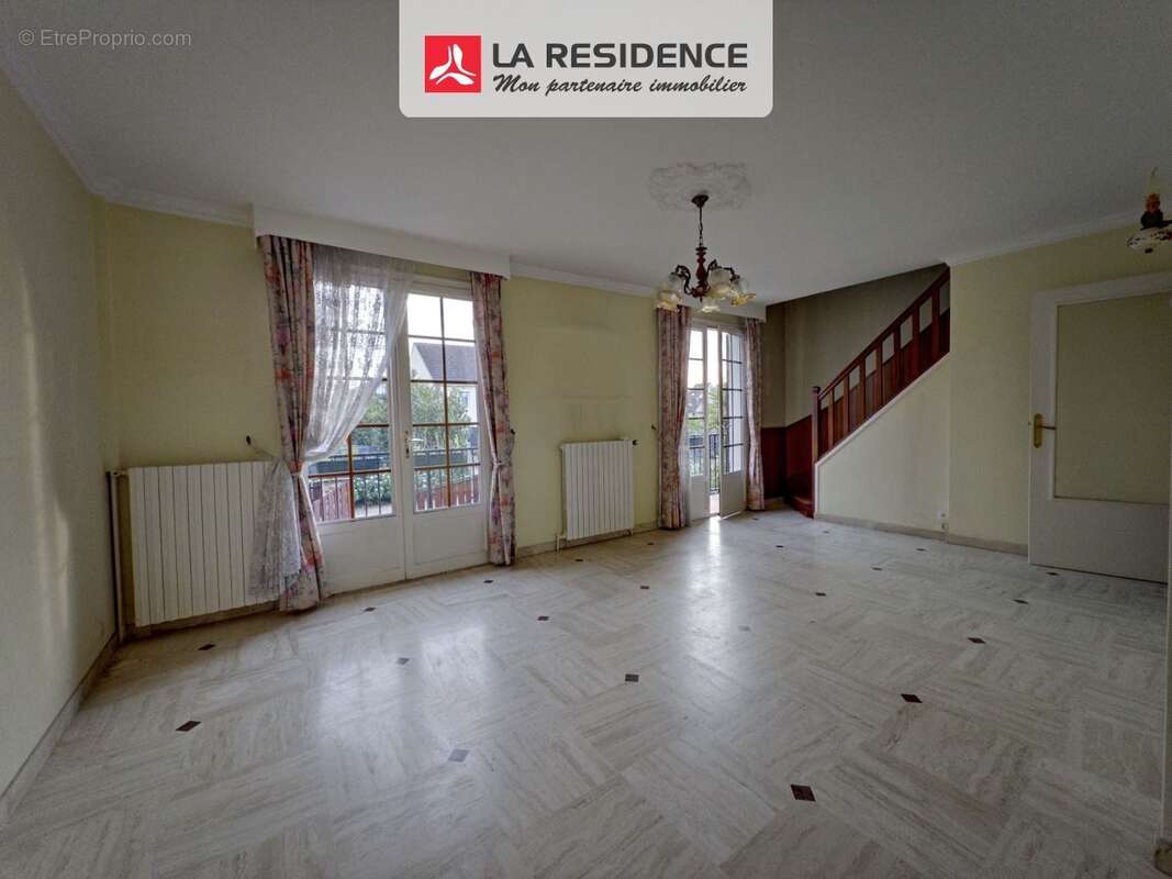 Maison à LES MUREAUX