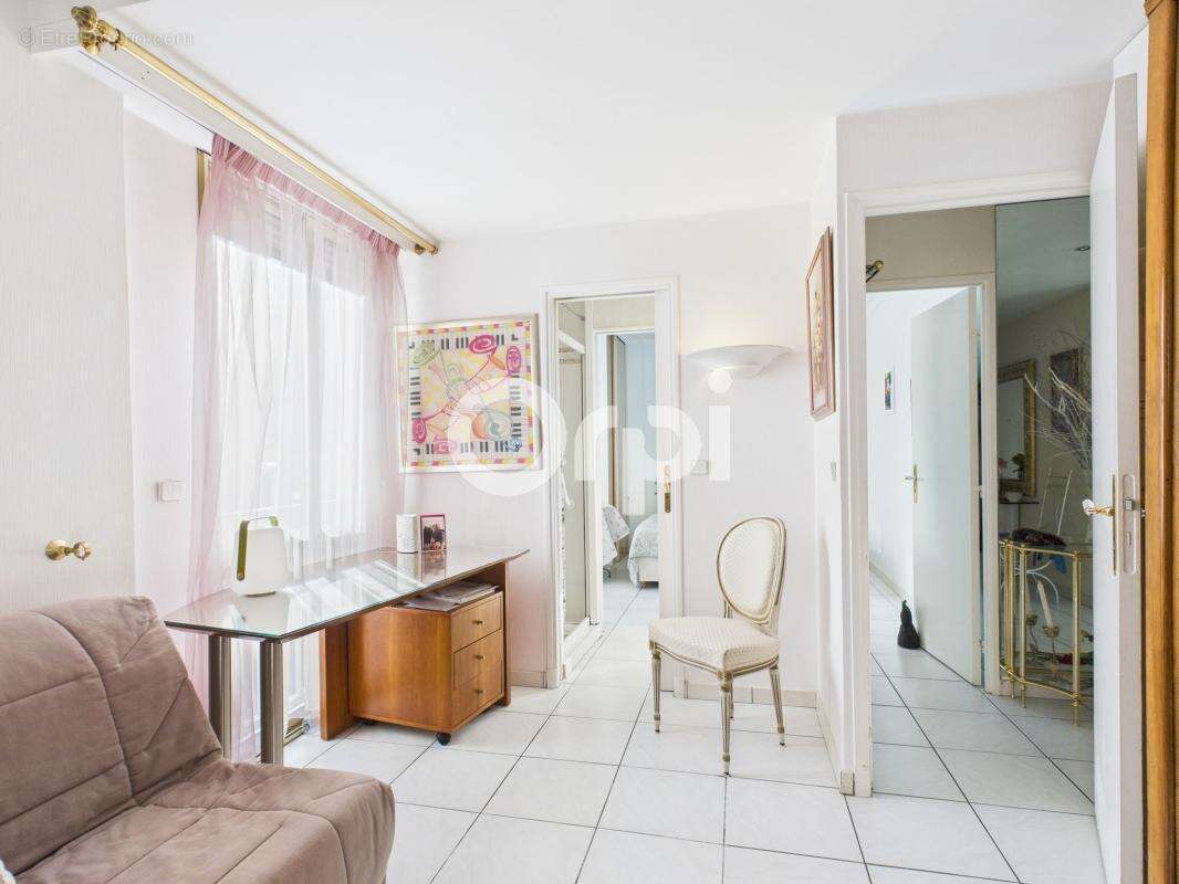 Appartement à MANDELIEU-LA-NAPOULE