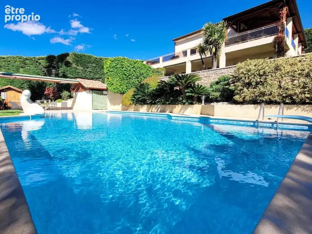 PROPRIETE D'EXCEPTION - Villa Néo-provençale aux portes du Château de Cremat - photo 3