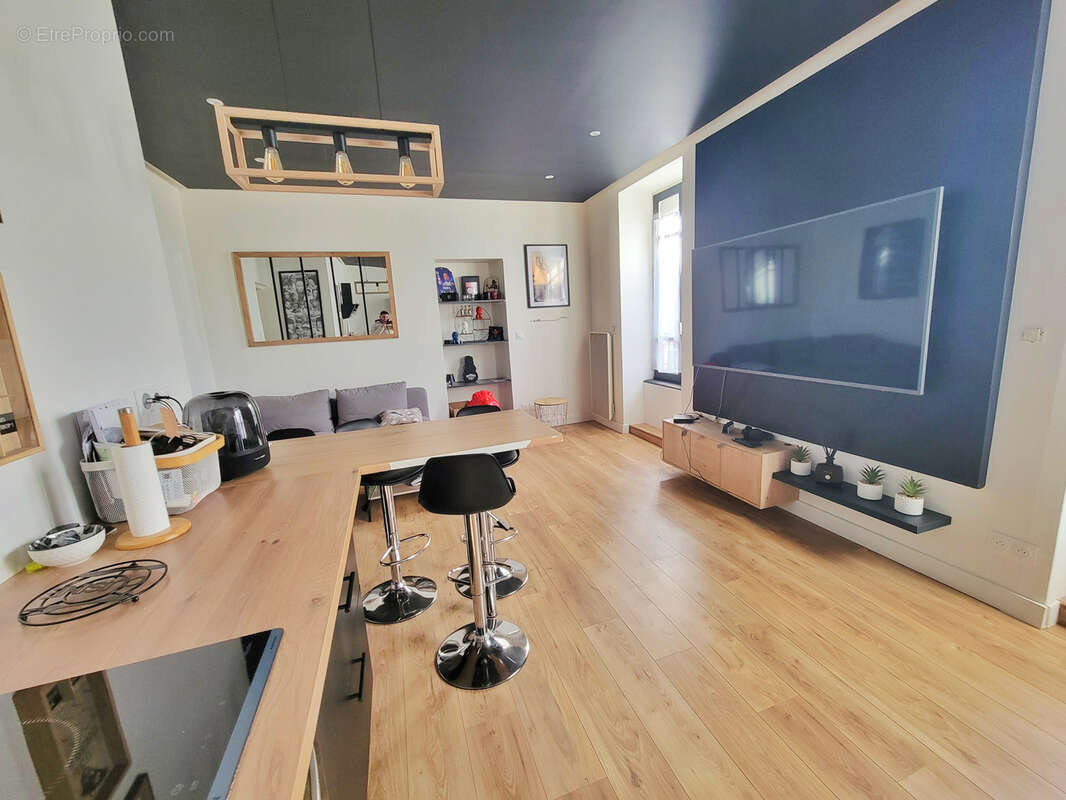 Appartement à PIERRE-BENITE