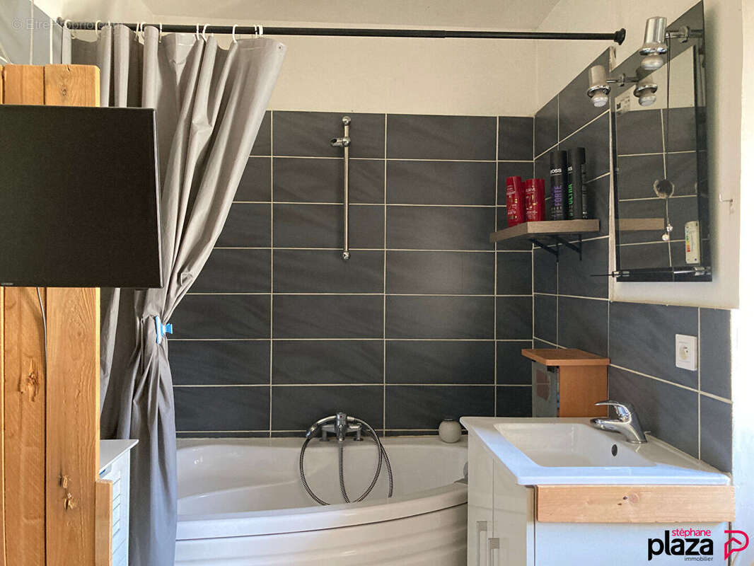 Appartement à PELISSANNE