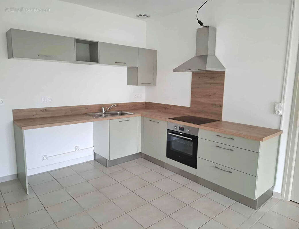 Ensemble immobilier rénové Deux maisons et un garage loués, revenus immédiats - photo 5