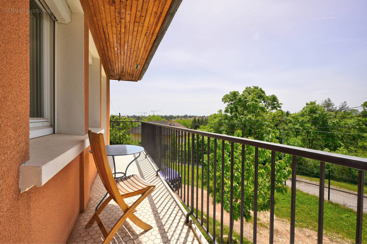 Maison à SAINT-GENIS-LES-OLLIERES