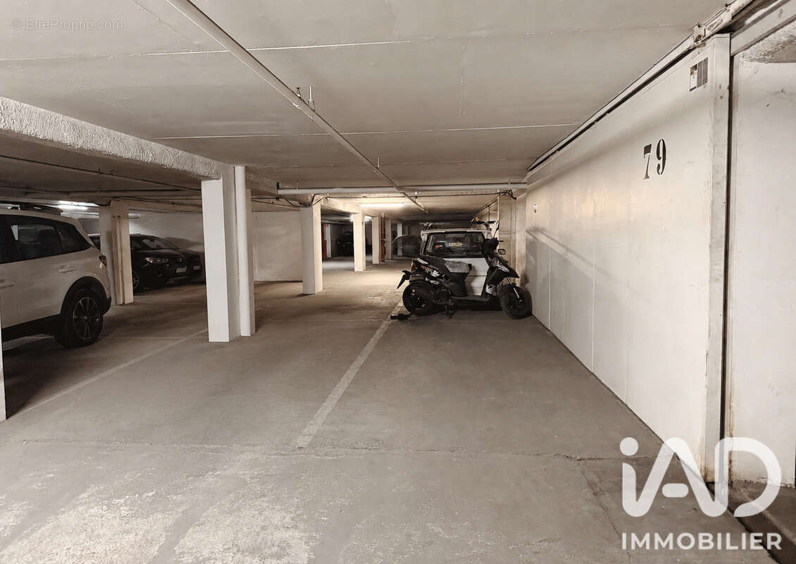 Photo 4 - Parking à PARIS-12E