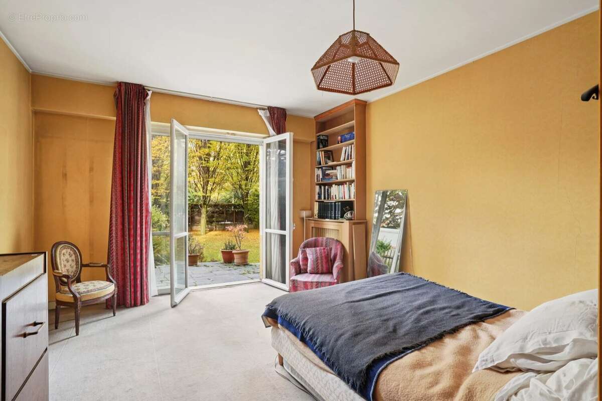 Appartement à NEUILLY-SUR-SEINE