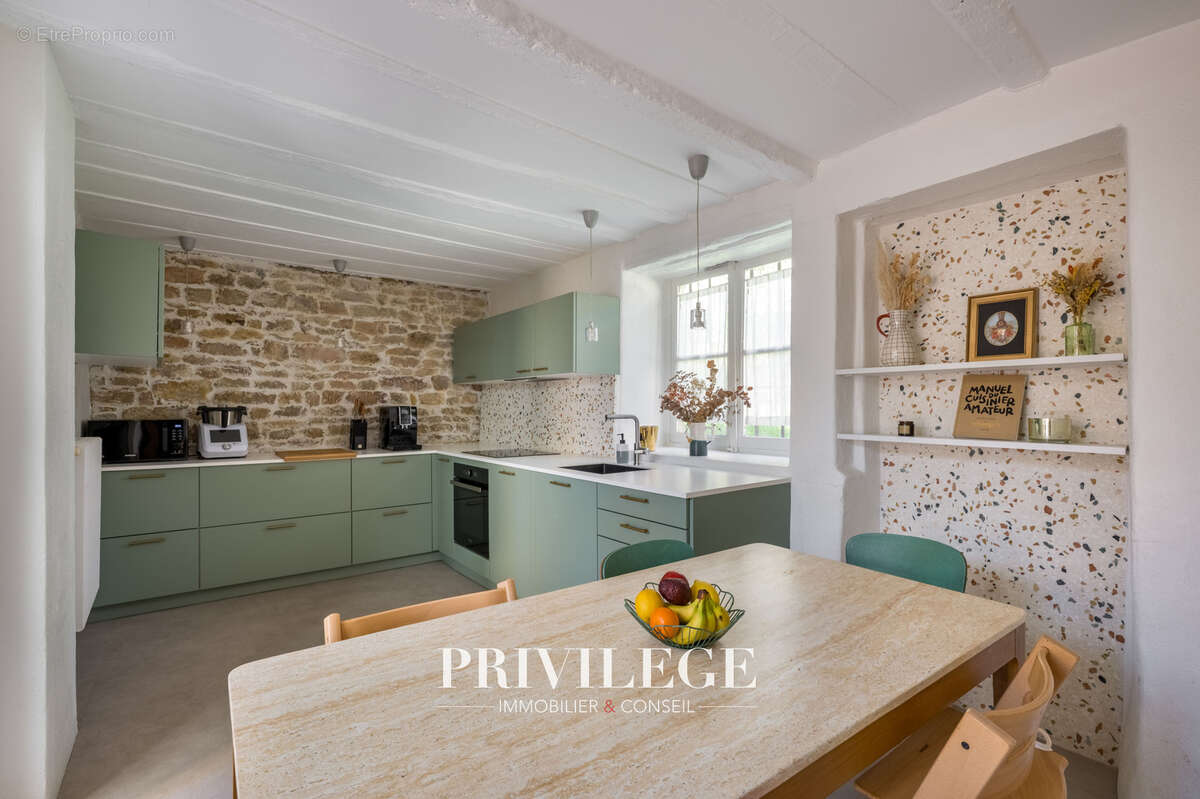 Maison à SAINT-CYR-AU-MONT-D'OR