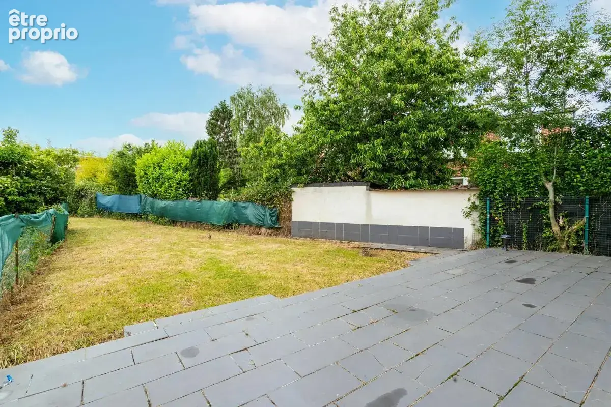 Maison de 6 pièces de 115 m² située à Hem - photo 2