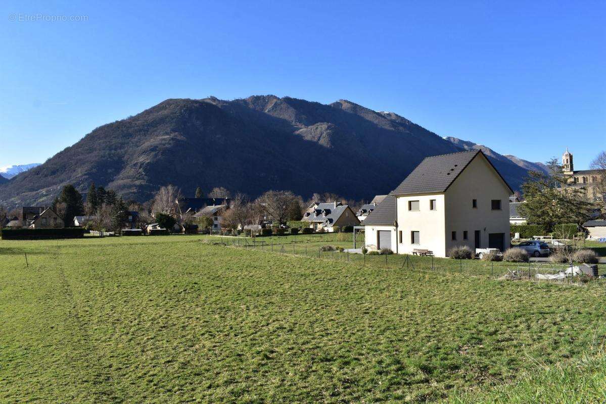Terrain à MONTAUBAN-DE-LUCHON
