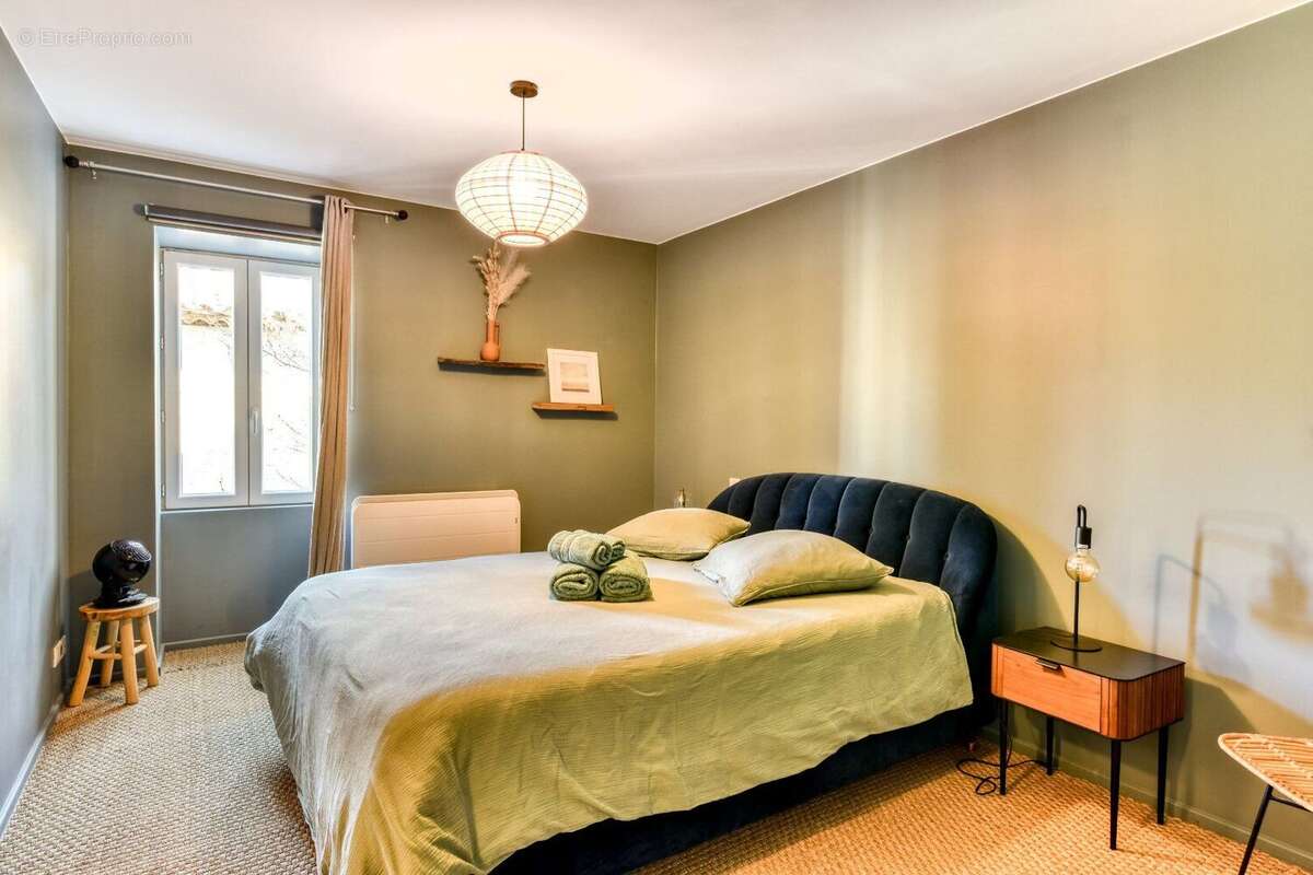 A Peyriac de mer,  maison + appartement, vue étangs. - photo 3